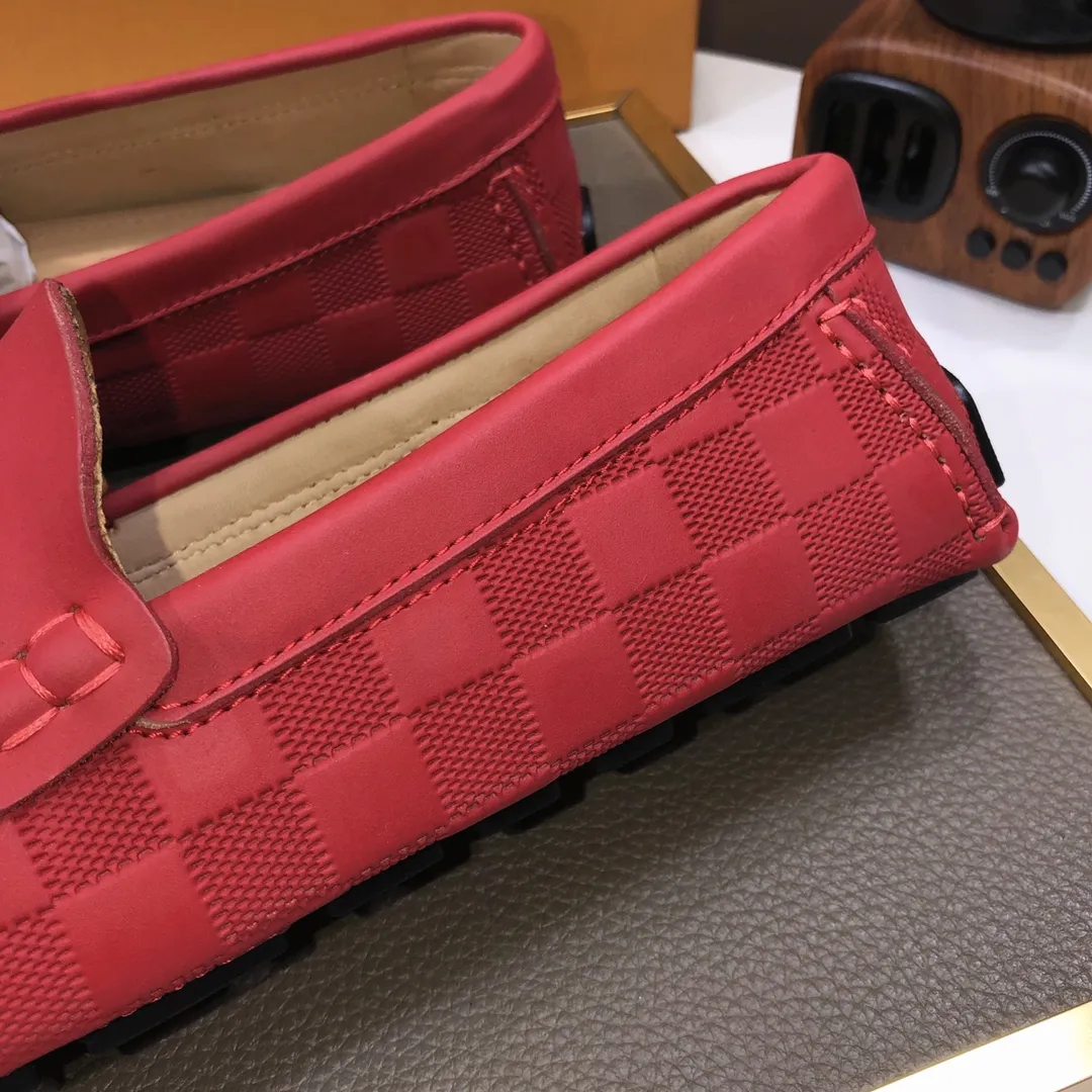 Men's men's shoes 💰420💰 [LV Doudou shoes] (water-dyed cowhide lining) new model is on the market, available on the official website. The new Doudou shoes are processed into single-color materials, and the uppers are made of imported cowhide material. The body of the shoe is fully hemmed with mark thread, and is lined with imported original cowhide leather. The elegant shoe shape is super suitable for all-matching, and the size is 38-44.